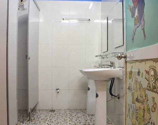Zostay Halong Backpackers Hostel *